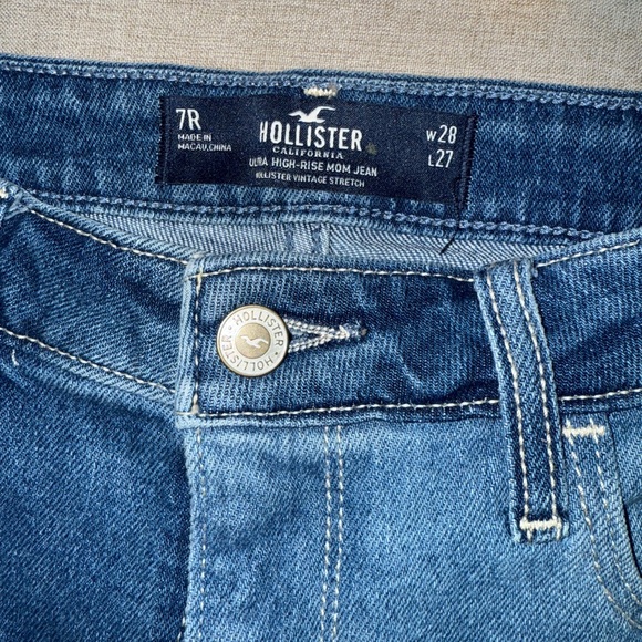 Hollister Color block Patchwork Ulta High-Rise Mom Jeans - Picture 3 of 3